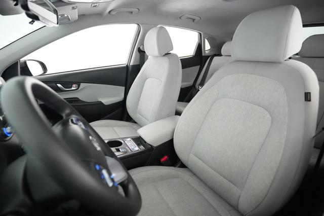 2023 Hyundai Kona Electric — photo 3 of 24