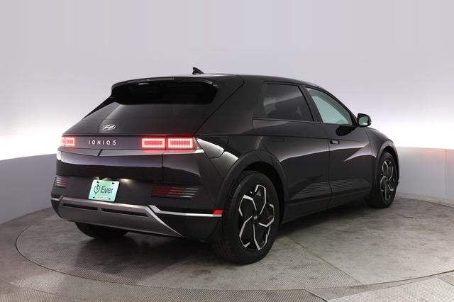 2023 Hyundai IONIQ 5 — photo 2 of 22