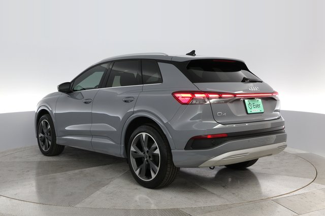 2022 Audi Q4 e-tron — photo 11 of 27