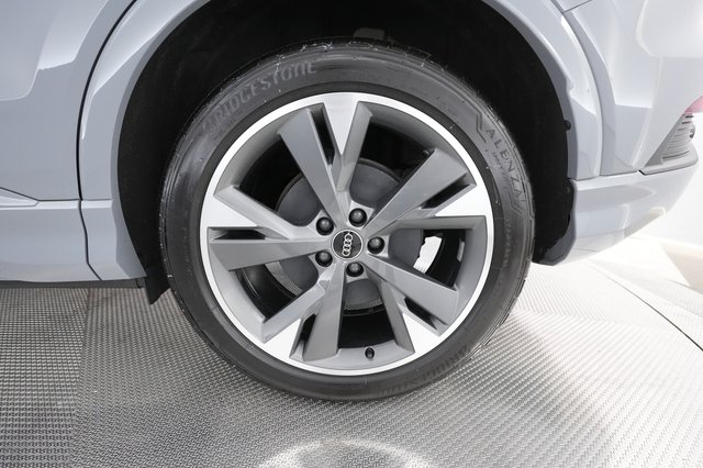 2022 Audi Q4 e-tron — photo 14 of 27