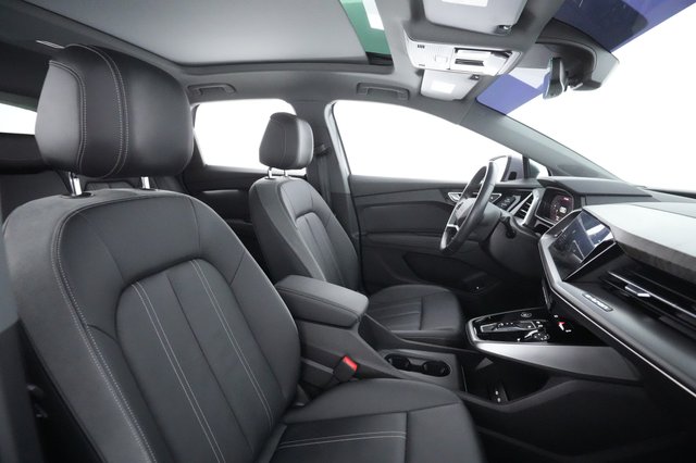 2022 Audi Q4 e-tron — photo 19 of 27