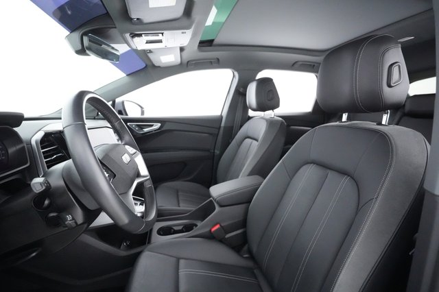 2022 Audi Q4 e-tron — photo 17 of 27