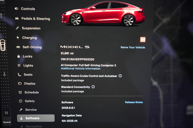 2023 Tesla Model S — photo 5 of 23