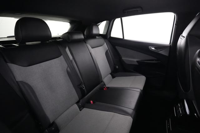2023 Volkswagen ID.4 — photo 4 of 27