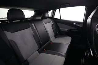 2023 Volkswagen ID.4 — photo 4 of 27