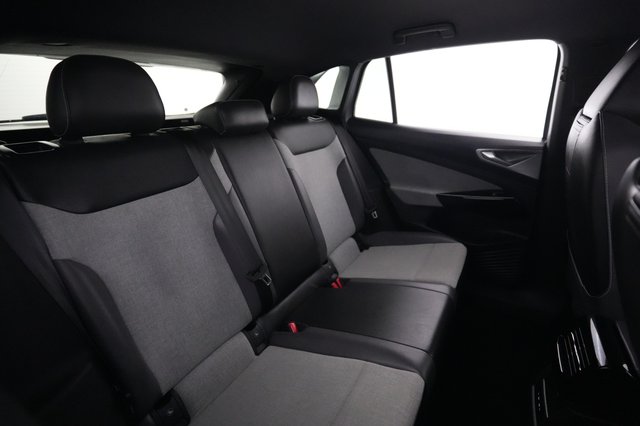 2023 Volkswagen ID.4 — photo 4 of 27