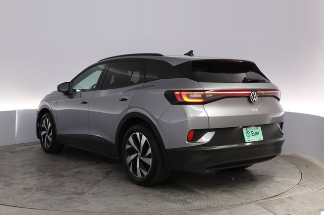 2023 Volkswagen ID.4 — photo 13 of 27