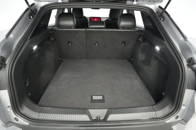 2023 Volkswagen ID.4 — photo 6 of 27