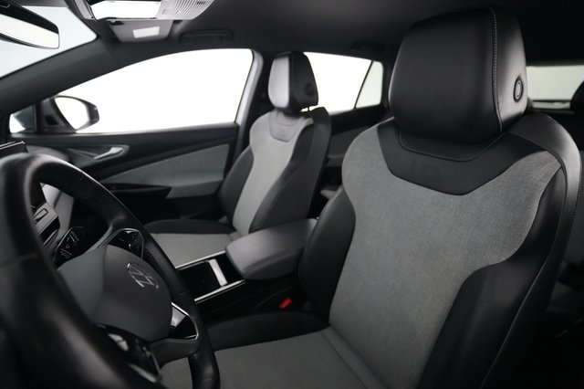 2023 Volkswagen ID.4 — photo 3 of 27