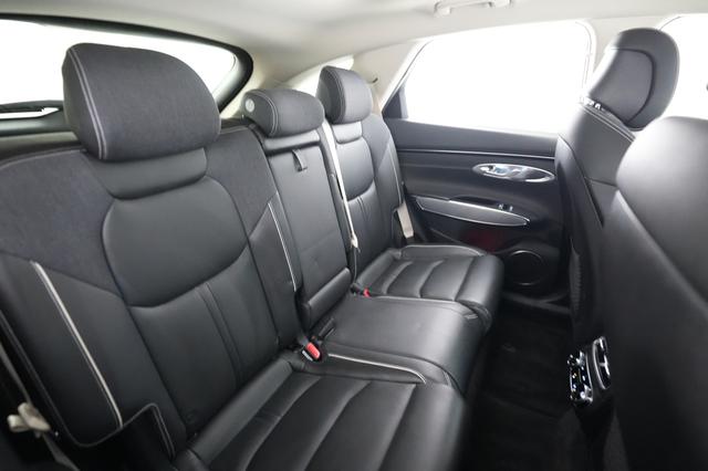 2023 Genesis Electrified GV70 — photo 4 of 21