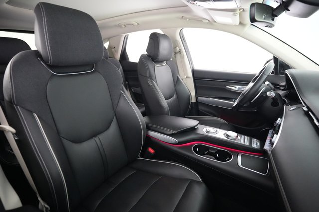 2023 Genesis Electrified GV70 — photo 18 of 21
