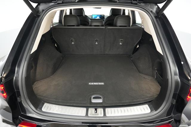 2023 Genesis Electrified GV70 — photo 6 of 21