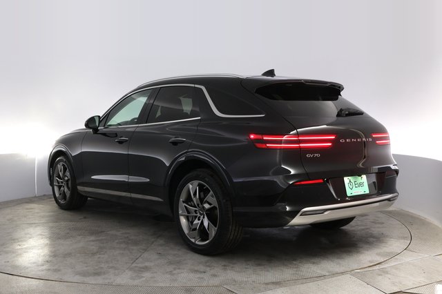 2023 Genesis Electrified GV70 — photo 13 of 21