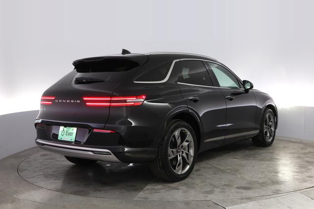 2023 Genesis Electrified GV70 — photo 2 of 21