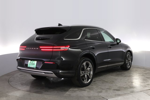 2023 Genesis Electrified GV70 — photo 2 of 21