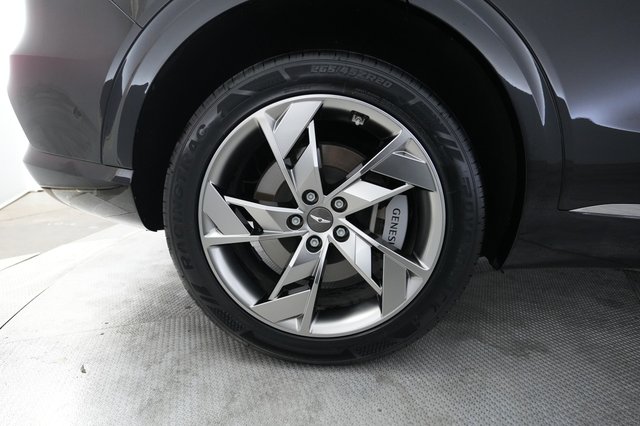 2023 Genesis Electrified GV70 — photo 17 of 21