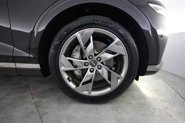 2023 Genesis Electrified GV70 — photo 16 of 21