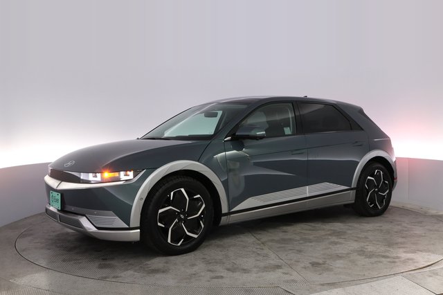 2024 Hyundai IONIQ 5 — photo 13 of 24