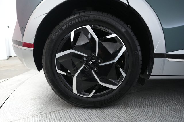 2024 Hyundai IONIQ 5 — photo 16 of 24