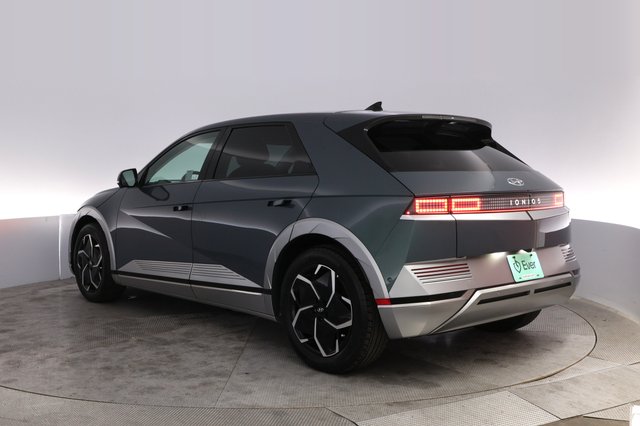 2024 Hyundai IONIQ 5 — photo 2 of 24
