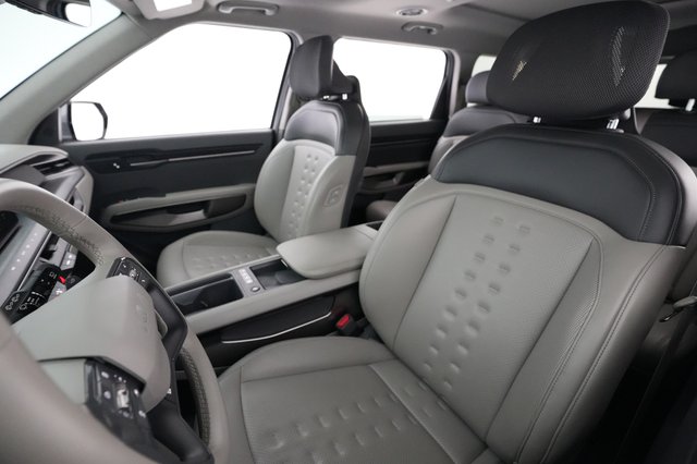 2024 Kia EV9 — photo 3 of 36