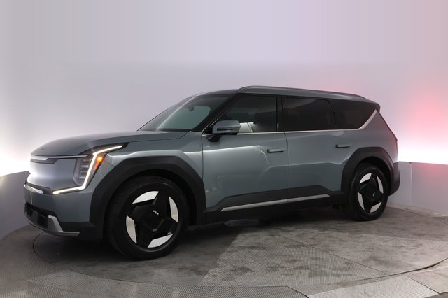 2024 Kia EV9 — photo 13 of 36