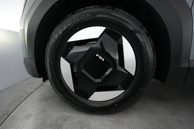 2024 Kia EV9 — photo 14 of 36