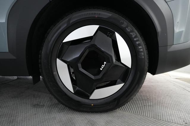 2024 Kia EV9 — photo 7 of 36