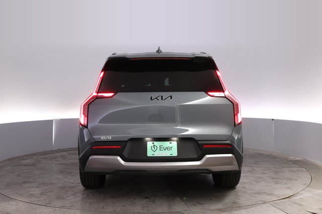 2024 Kia EV9 — photo 12 of 36
