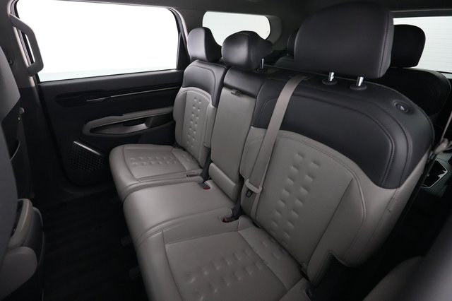 2024 Kia EV9 — photo 18 of 36