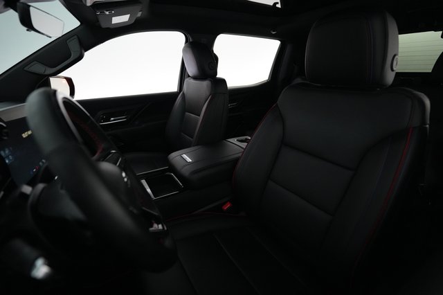 2024 Chevrolet Silverado EV — photo 3 of 17