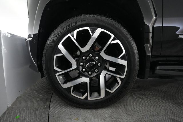 2024 Chevrolet Silverado EV — photo 9 of 17