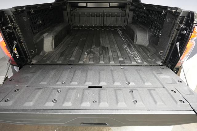 2024 Chevrolet Silverado EV — photo 6 of 17