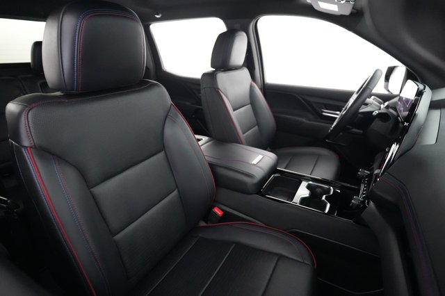 2024 Chevrolet Silverado EV — photo 12 of 17