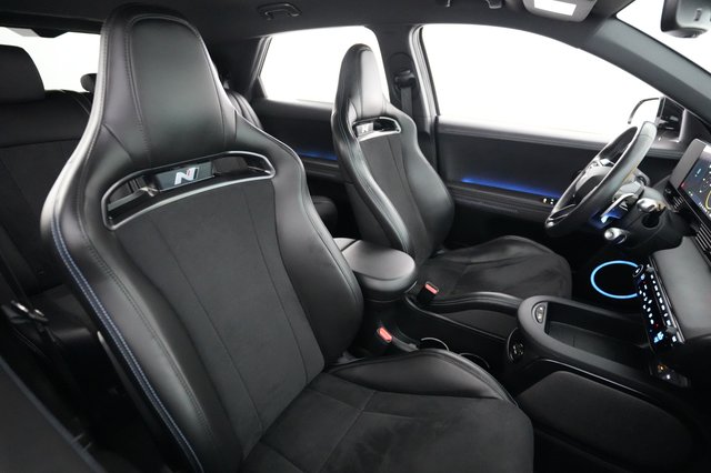 2025 Hyundai IONIQ 5 — photo 18 of 29