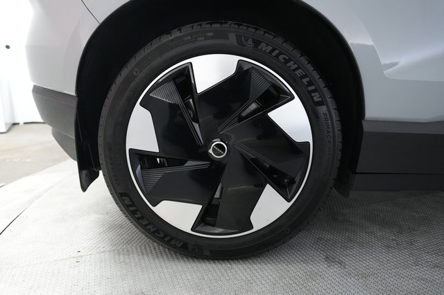 2025 Volvo EX30 — photo 17 of 21