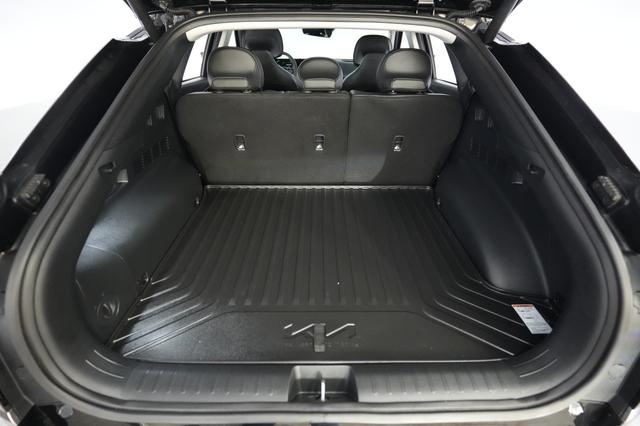 2025 Kia EV6 — photo 6 of 24