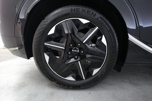 2025 Kia EV6 — photo 17 of 24