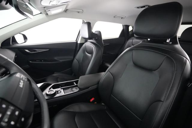 2025 Kia EV6 — photo 3 of 24