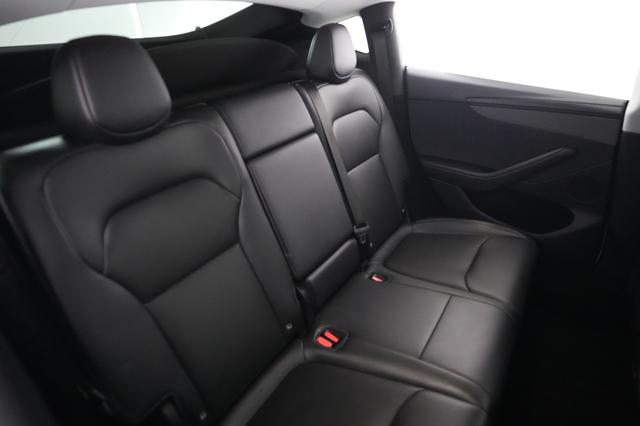 2026 Tesla Model Y — photo 4 of 25