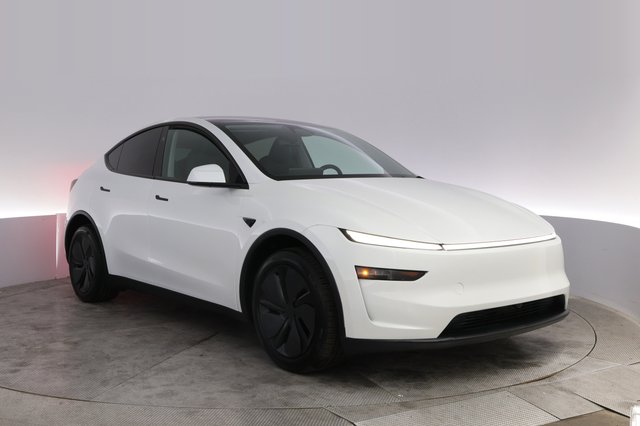 2026 Tesla Model Y — photo 10 of 25