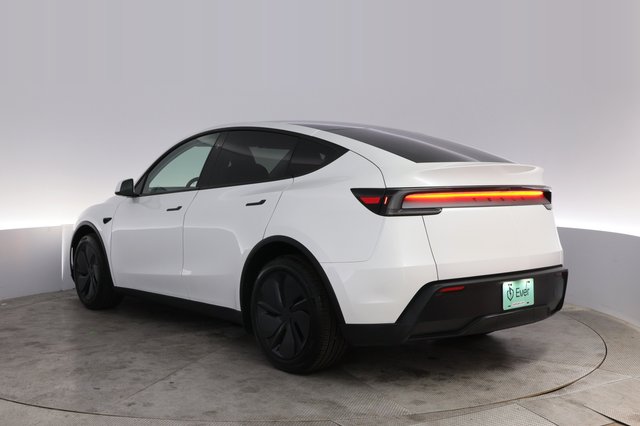 2026 Tesla Model Y — photo 13 of 25