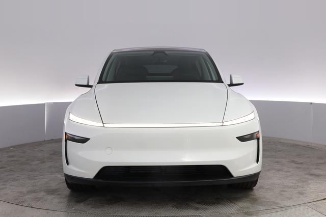 2026 Tesla Model Y — photo 9 of 25