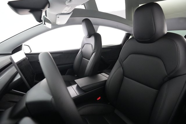 2026 Tesla Model Y — photo 3 of 25