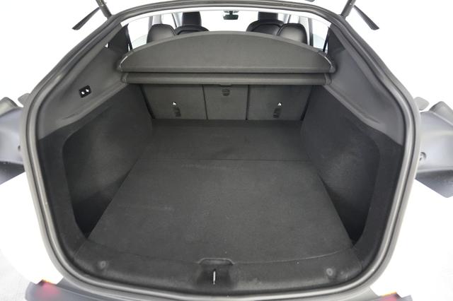 2026 Tesla Model Y — photo 6 of 25