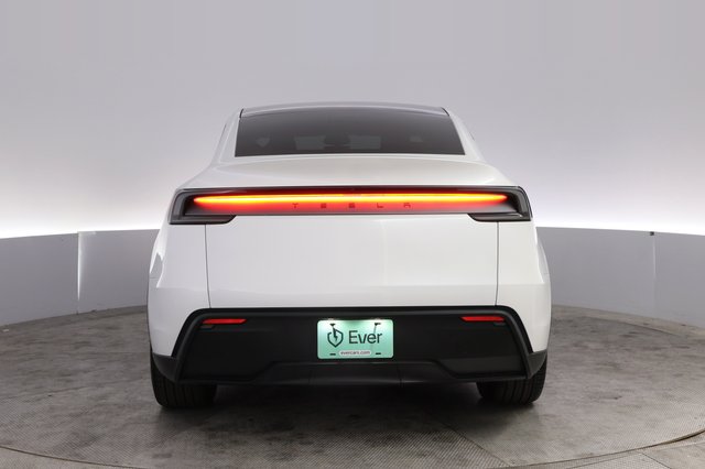 2026 Tesla Model Y — photo 12 of 25