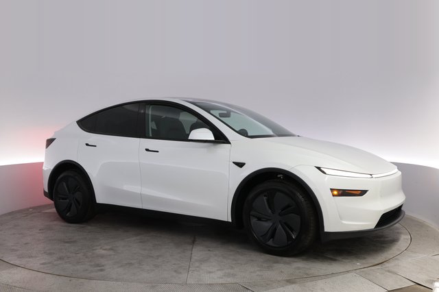 2026 Tesla Model Y — photo 11 of 25