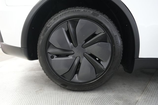 2026 Tesla Model Y — photo 17 of 25