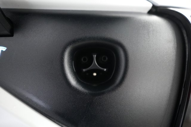 2026 Tesla Model Y — photo 8 of 25