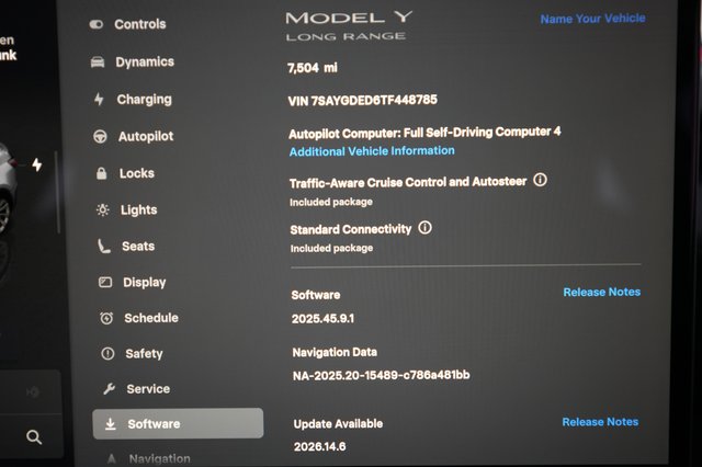 2026 Tesla Model Y — photo 5 of 21